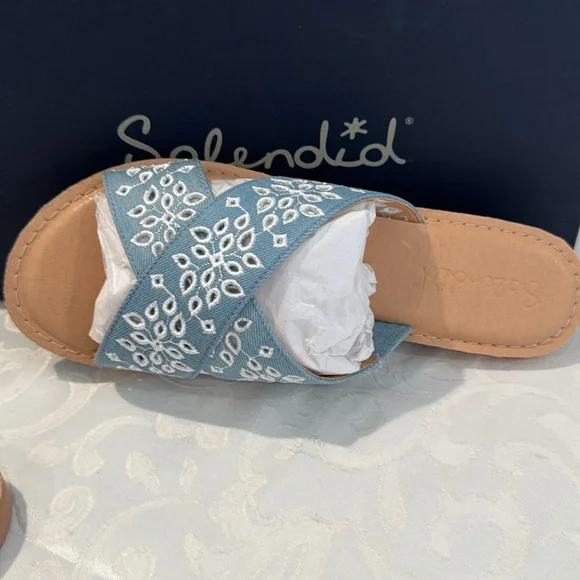Splendid Salvia Embroidered Eyelet Slides. Size 7.5 - Picture 8 of 10